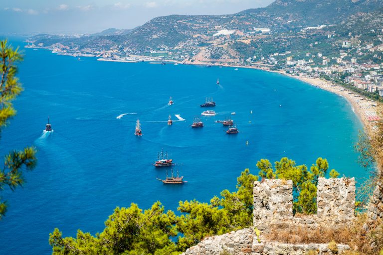 Praias de areia dourada na Riviera de Antalya